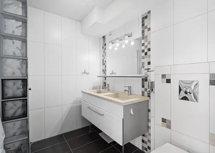 Cozy With Parking Lejlighed *